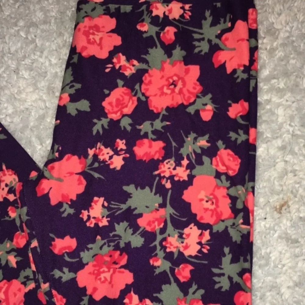 Lularoe Leggings (one-Size) - Picture 3 of 4